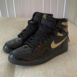 Air Jordan 1 Retro High OG 'Black Metallic Gold' Size 8.5 Men